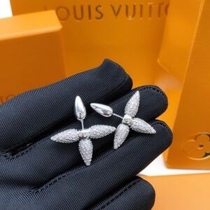 LOUIS VUITTON earrings